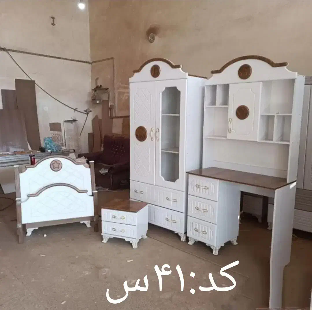 میز تحریر /عرض ۱متری /وکیوم /با کتابخانه بلند /|میز تحریر و کامپیوتر|ارومیه, |دیوار