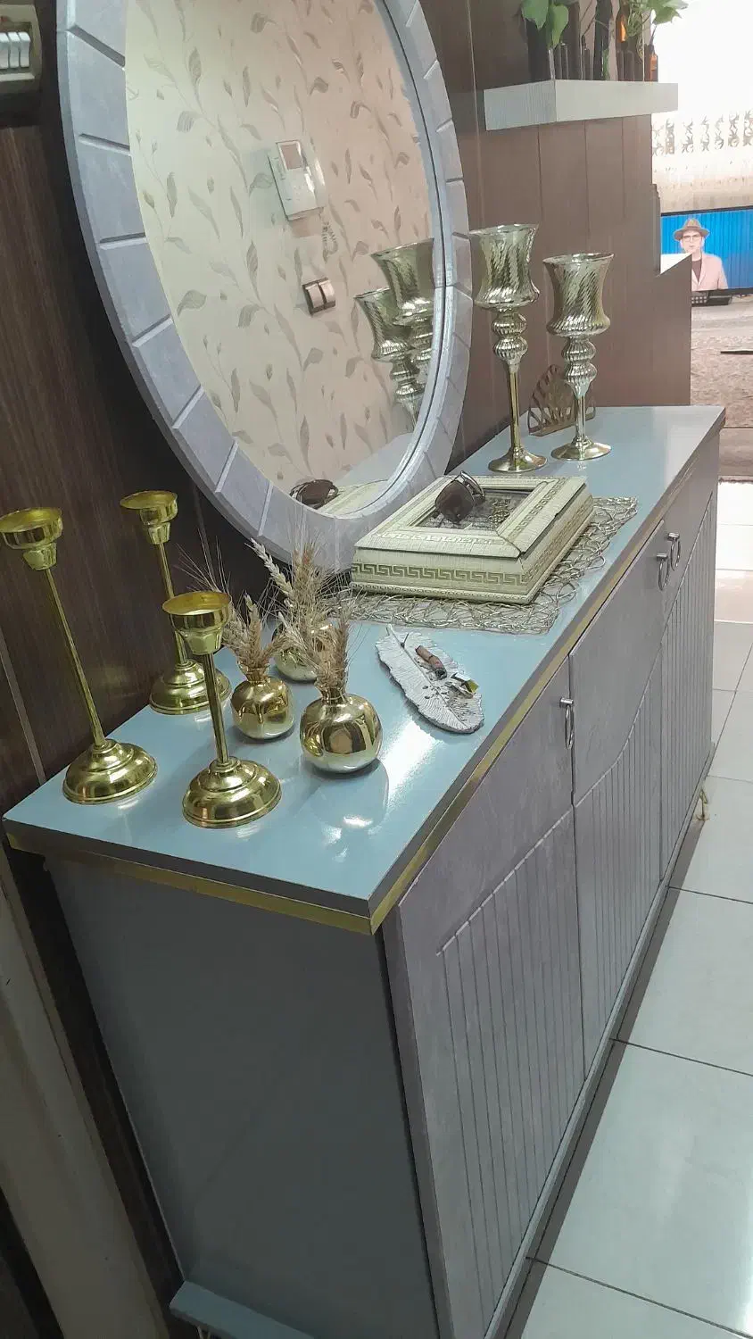 کنسول و آینه|بوفه، ویترین، کنسول|شاهین‌شهر, مسکن مهر|دیوار
