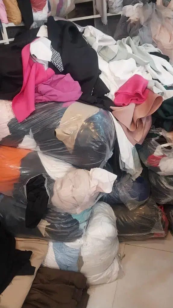 فروشنده خریدار پارچه بصورت عمده|عمده‌فروشی|تهران, بازار|دیوار