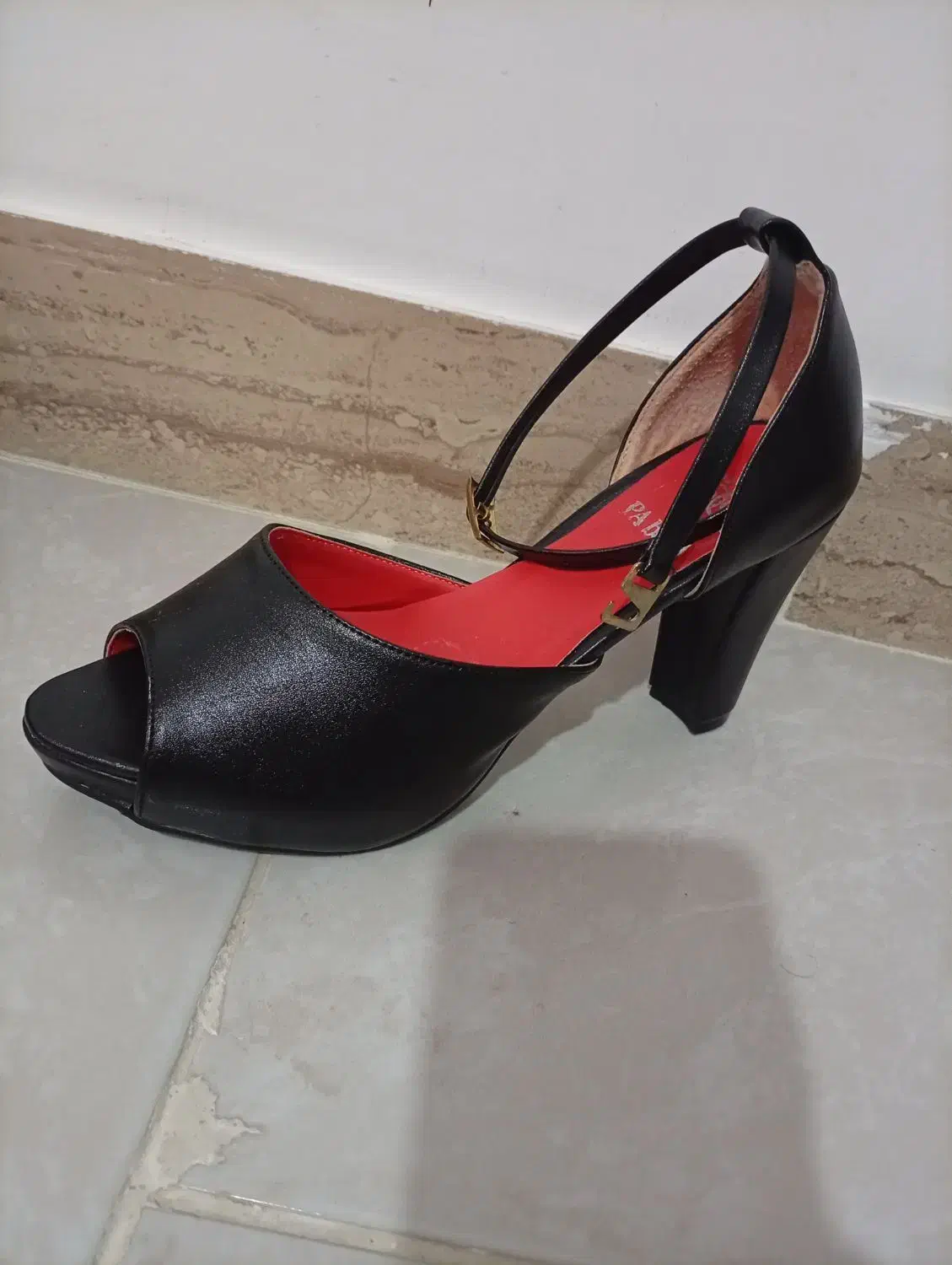 کفش مجلسی|کیف، کفش، کمربند|ماسال, |دیوار