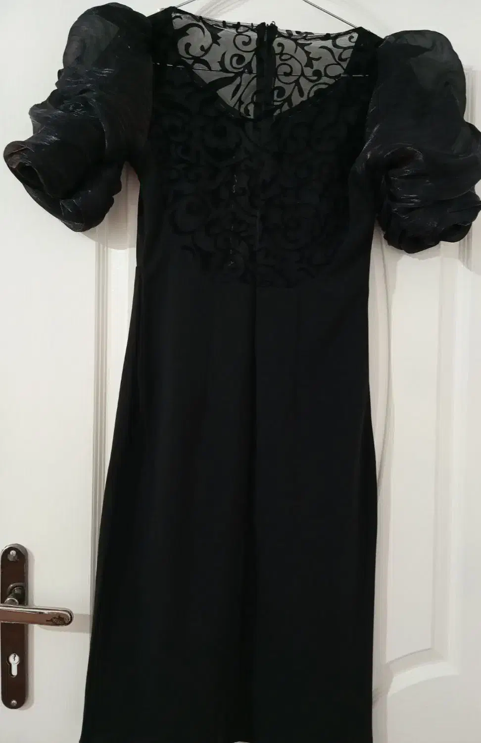 لباس مجلسی|لباس|لالجین, |دیوار