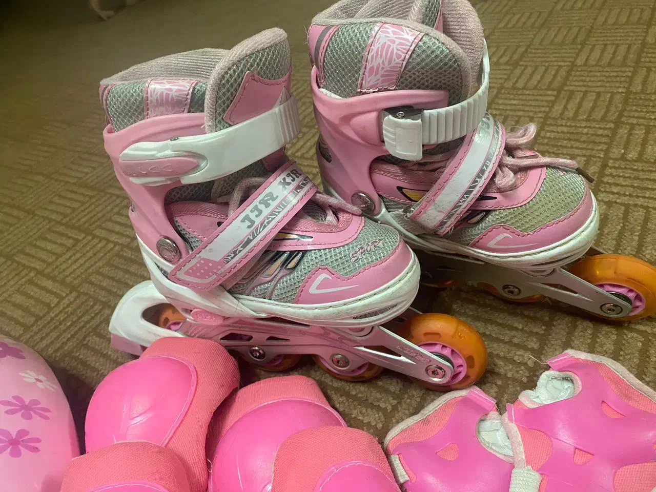 اسکیت|دوچرخه، اسکیت، اسکوتر|ابریشم, |دیوار