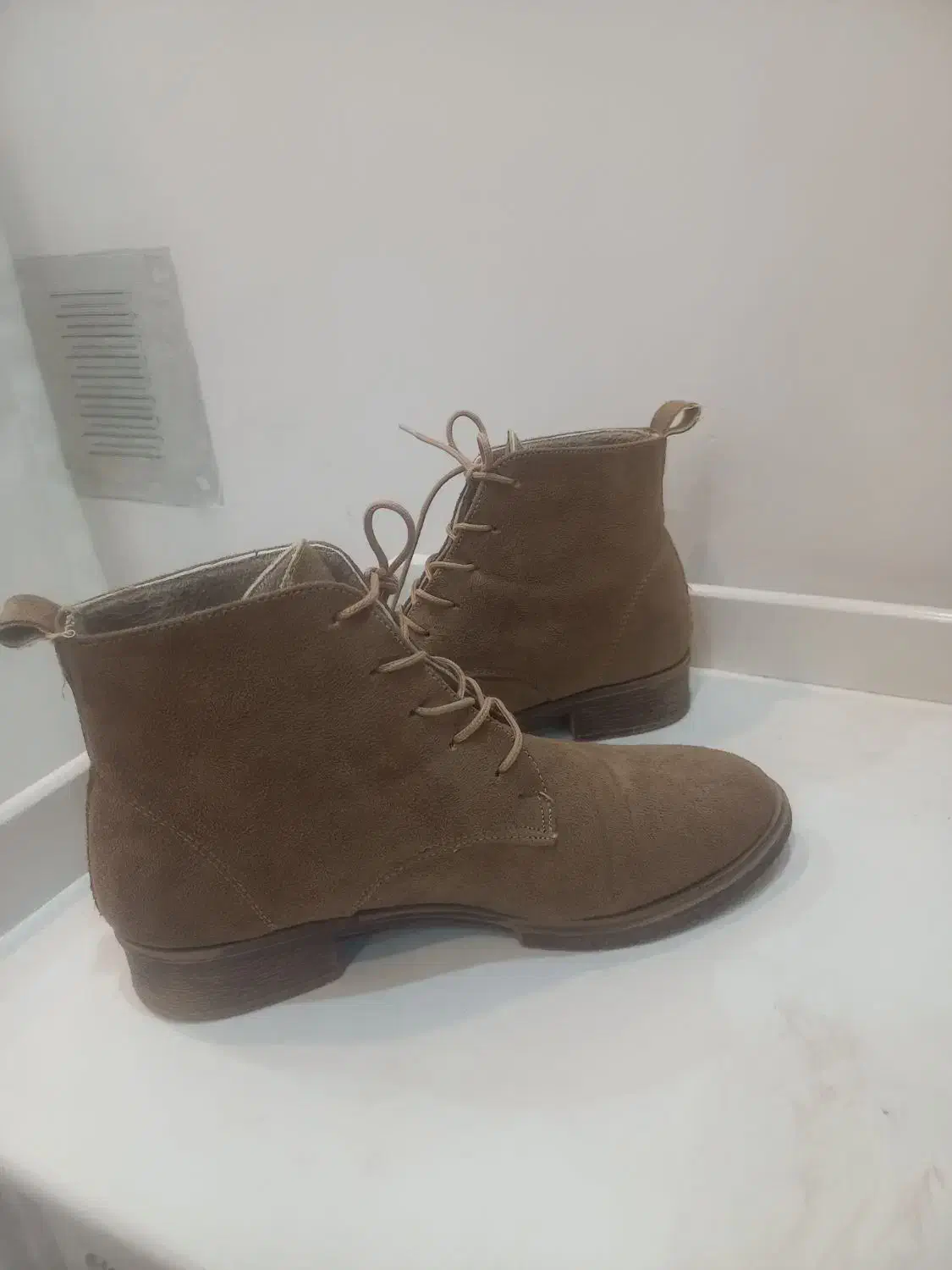 نیم بوت زیبا جنس عالی مارک|کیف، کفش، کمربند|ایذه, |دیوار