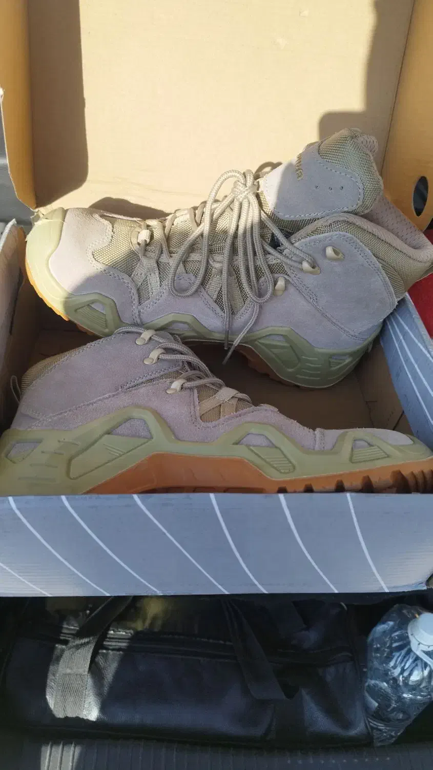 نیم بوت لوا ، اصلی اسلواکی|کیف، کفش، کمربند|جاسک, |دیوار