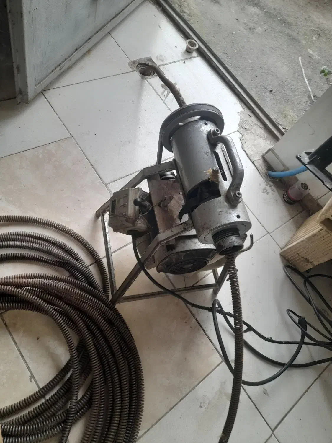 لوله بازکنی فنرزنی رشتیان رازی حمیدیان اسایش|خدمات پیشه و مهارت|فومن, |دیوار