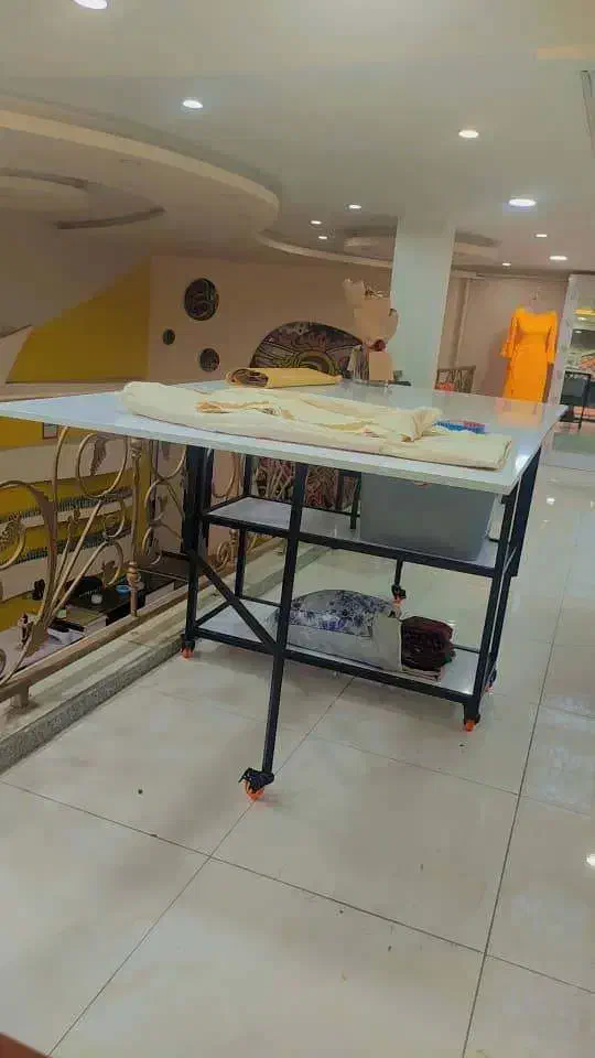 میز برش تاشو خیاطی|لوازم خیاطی و بافتنی|مهاباد (آذربایجان غربی), |دیوار