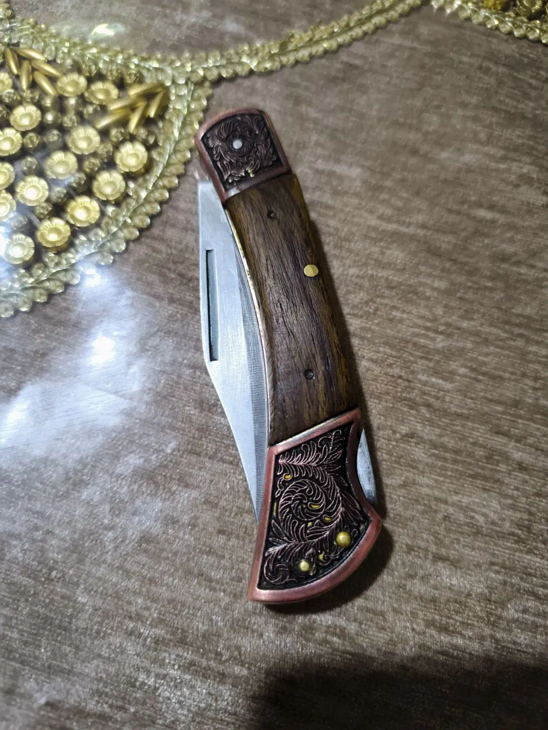 چاقو کلکسیونی|کلکسیون اشیاء عتیقه|سیرجان, |دیوار