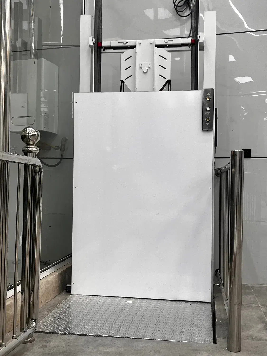 طراحی و نصب انواع بالابر و اسانسور هیدرولیک|خدمات پیشه و مهارت|اصفهان, عباسآباد|دیوار