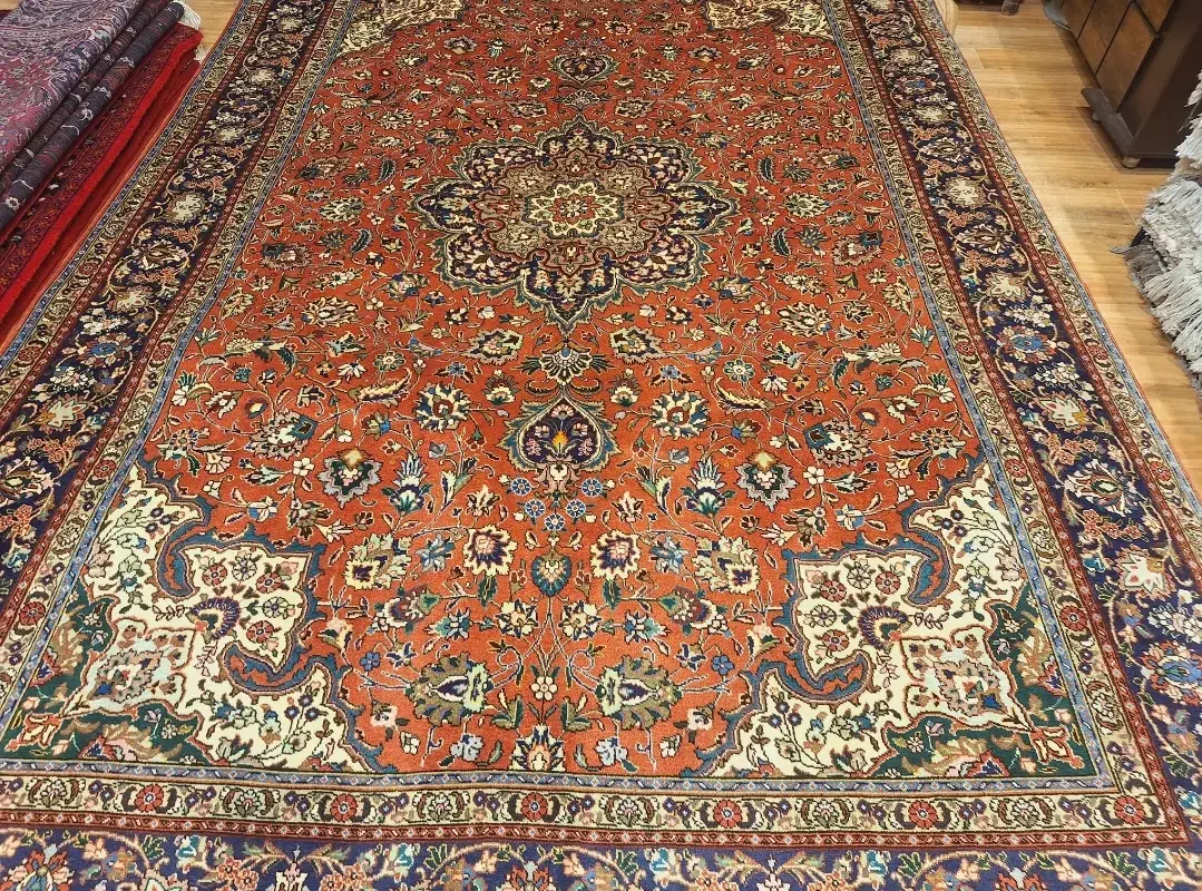 قالی ۶متری دستباف تبریز زمینه روناس رنگ گیاهی|فرش|تهران, اکباتان|دیوار