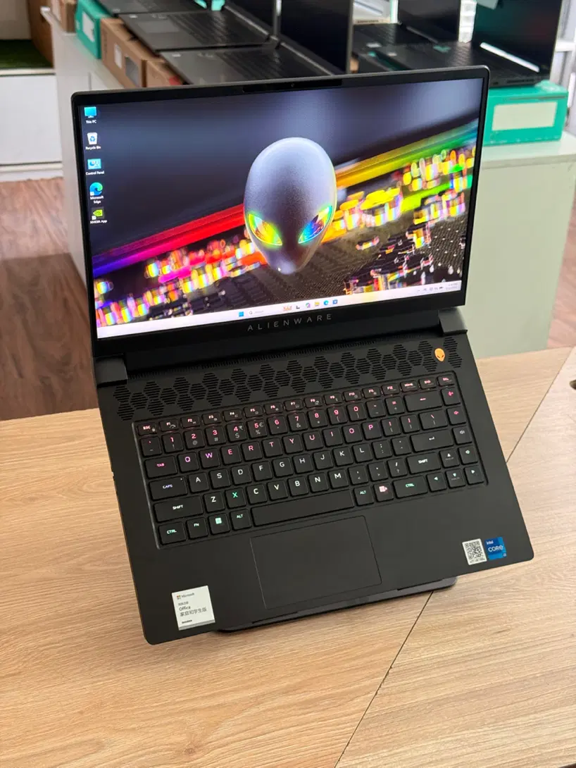 لپ تاپ ALinware m15-R7|رایانه همراه|شیراز, ملاصدرا|دیوار