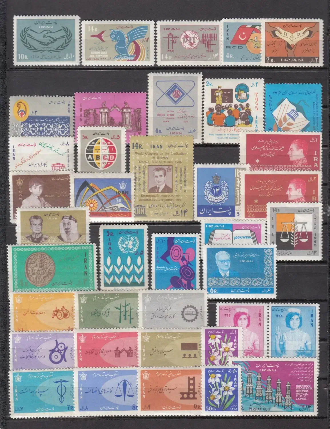 دو آلبوم ارزشمند و گران بها ( حراج)|کلکسیون سکه، تمبر، اسکناس|کرج, گوهردشت|دیوار