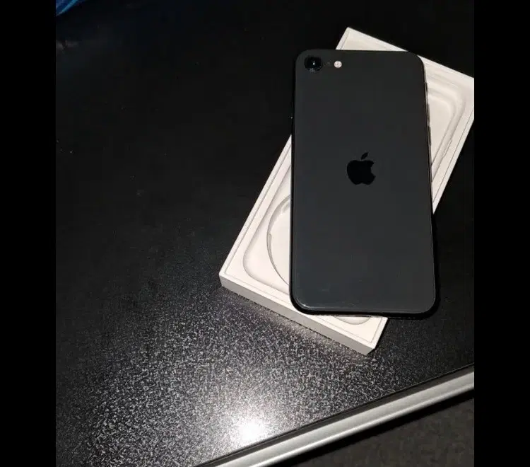 Iphone se2020 128GB|موبایل|ازنا, |دیوار