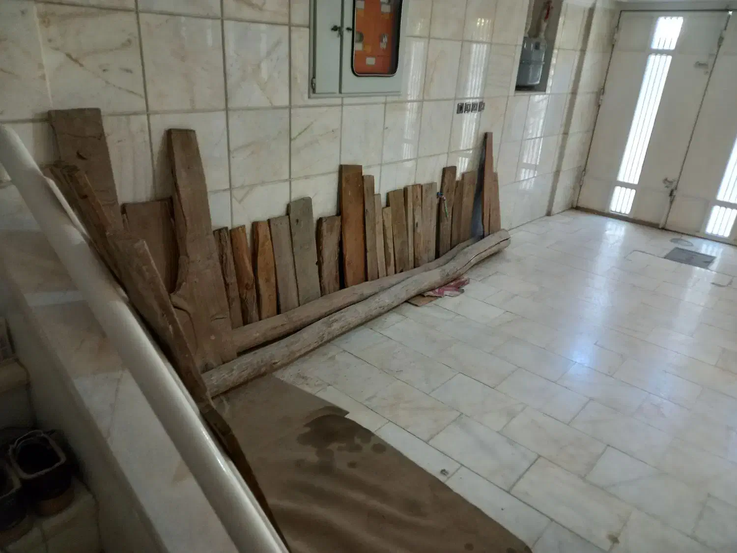 حراج تیر و تخته چوب روسی|حراج|اصفهان, باغ دریاچه|دیوار