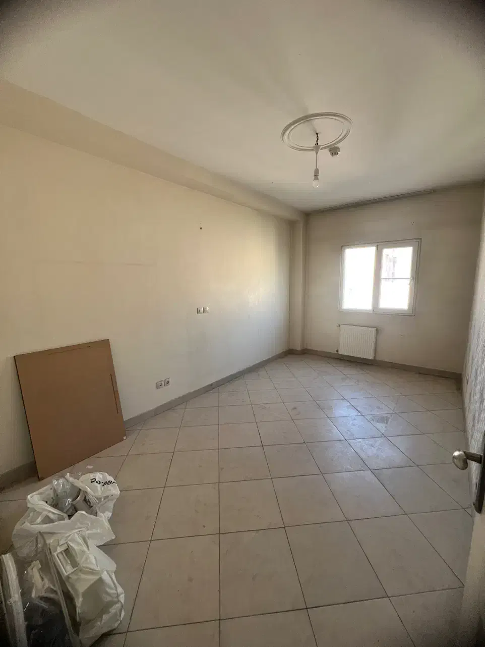 ۱۴۰ متر/ سه‌خواب/ فول امکانات طبقه ۸     moti