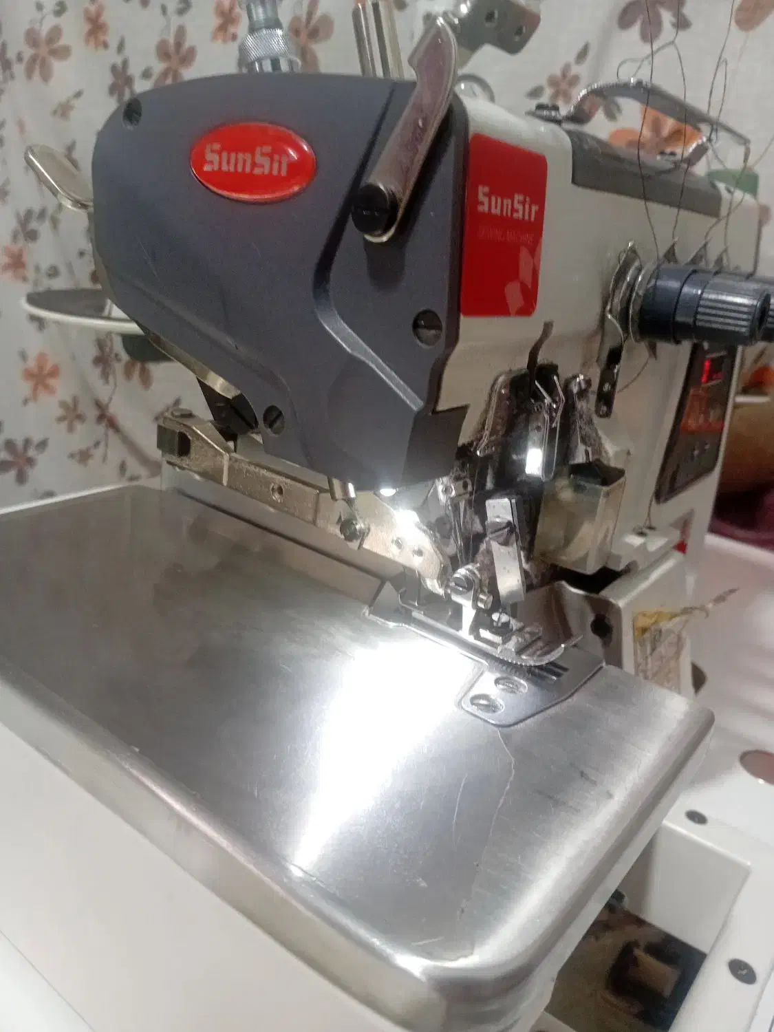 چرخ سردوز صنعتی در حد|چرخ خیاطی و ریسندگی|گنبد کاووس, |دیوار