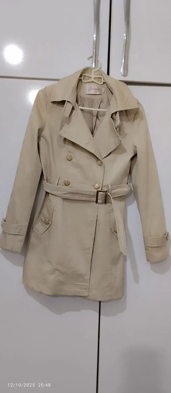 پالتو بارونی|لباس|دوگنبدان, |دیوار