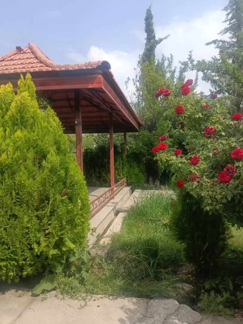 اجاره باغ ویلا در بهترین لوکیشن سپیدان سربست|اجارهٔ کوتاه‌مدت ویلا و باغ|سپیدان, |دیوار