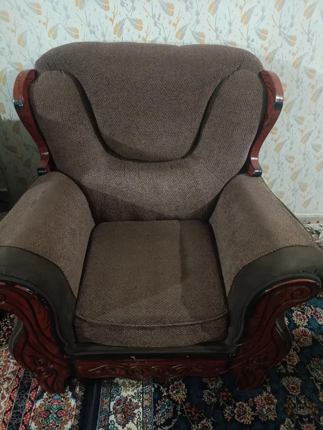 راحتی و تخت خواب|مبلمان خانگی و میز عسلی|ورامین, ورامین|دیوار