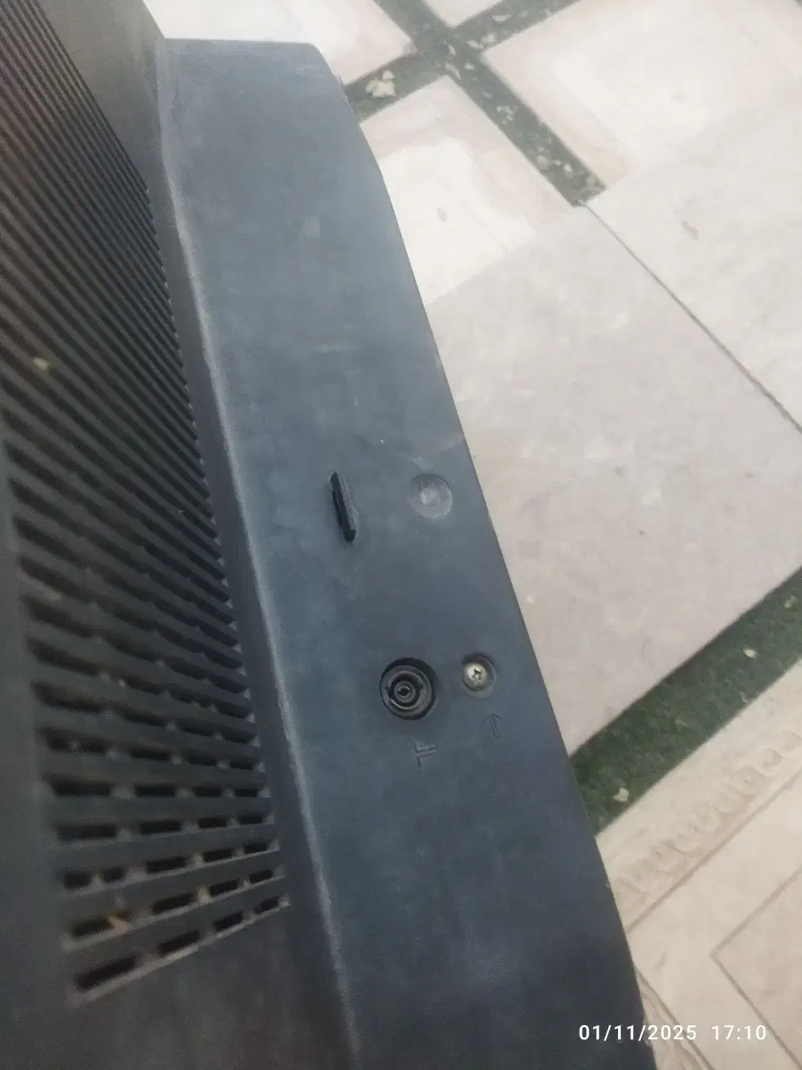 تلویزیون رنگی سونی.|تلویزیون و پروژکتور|بادرود, |دیوار