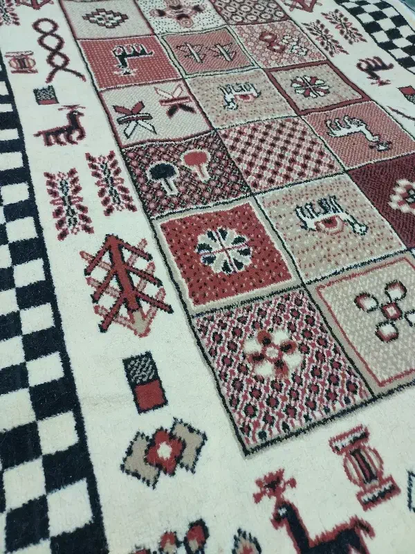 فرش کوچک رنگ روشن|فرش|شاهینشهر, عطار|دیوار