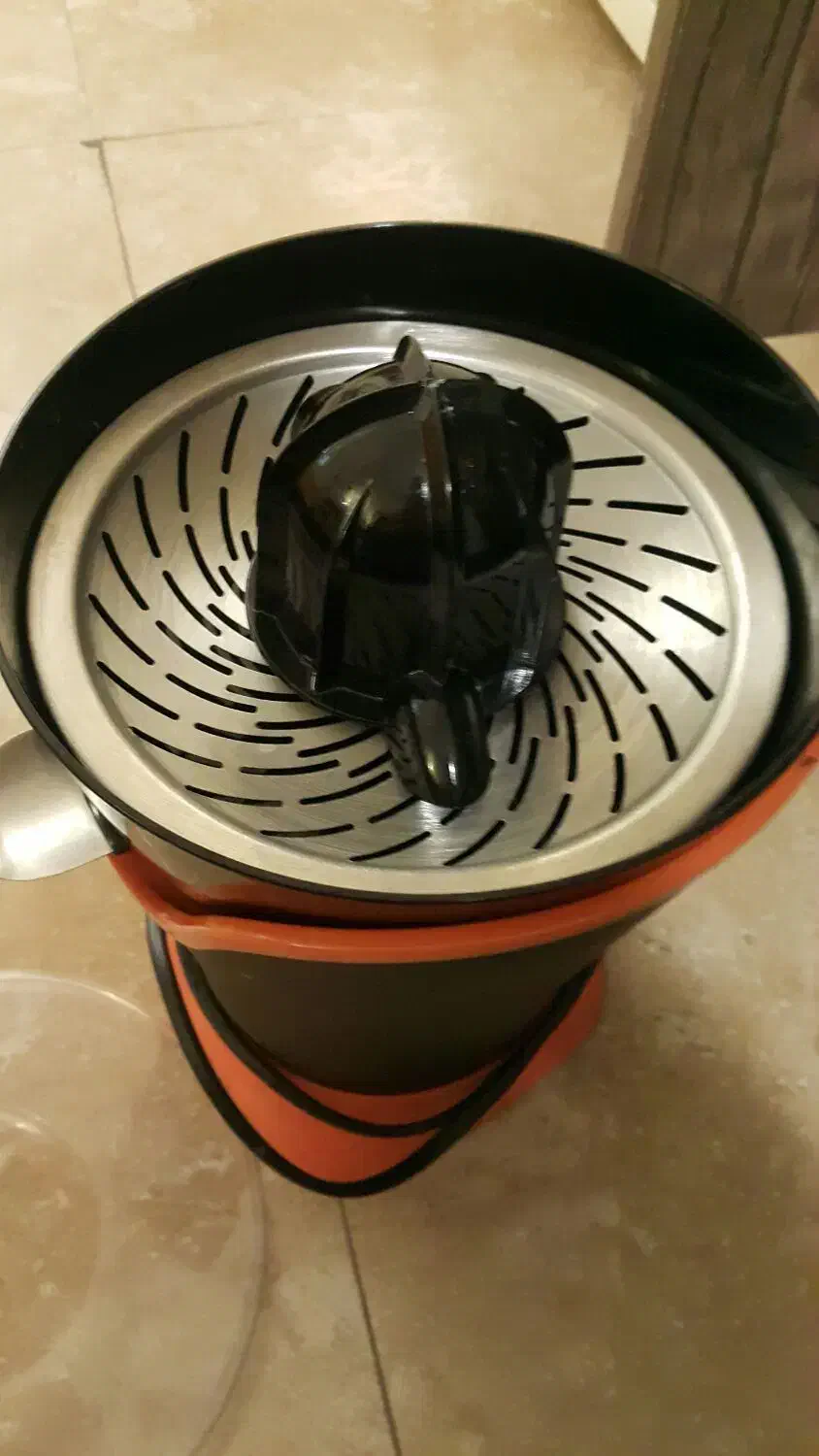 آبمیوه گیری|آبمیوه‌گیر و آب‌مرکبات‌گیر|رشت, بوسار|دیوار