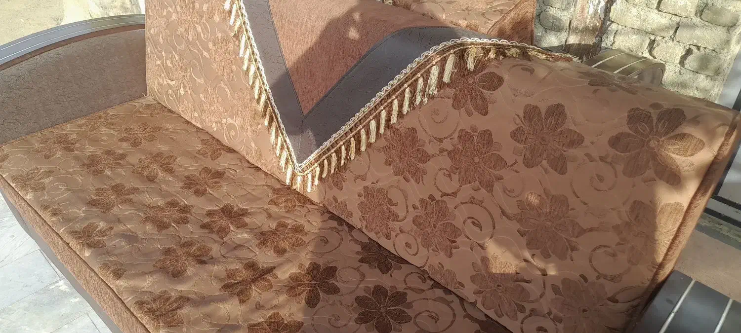 مبل راحتی|مبلمان خانگی و میز عسلی|فیرورق, |دیوار