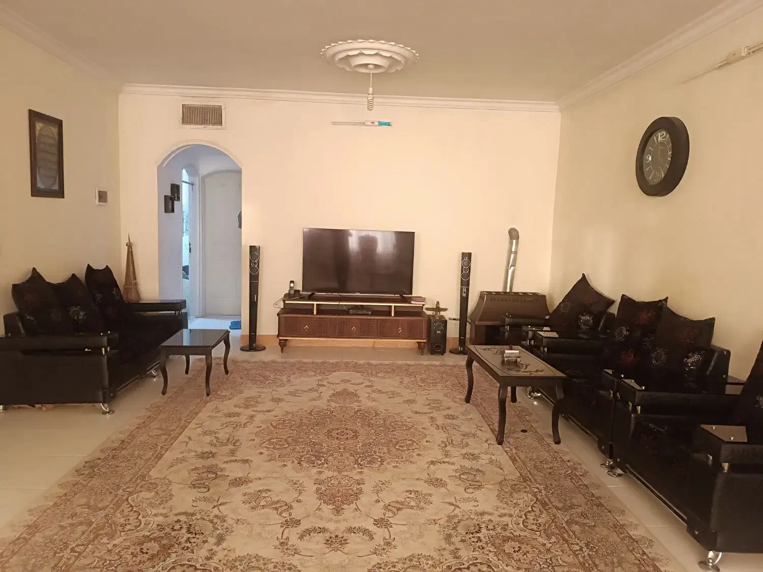 مبلمان کارکرده به همراه عسلی و میز ناهار خوری|مبلمان خانگی و میز عسلی|نیشابور, شهرک اندیشه|دیوار