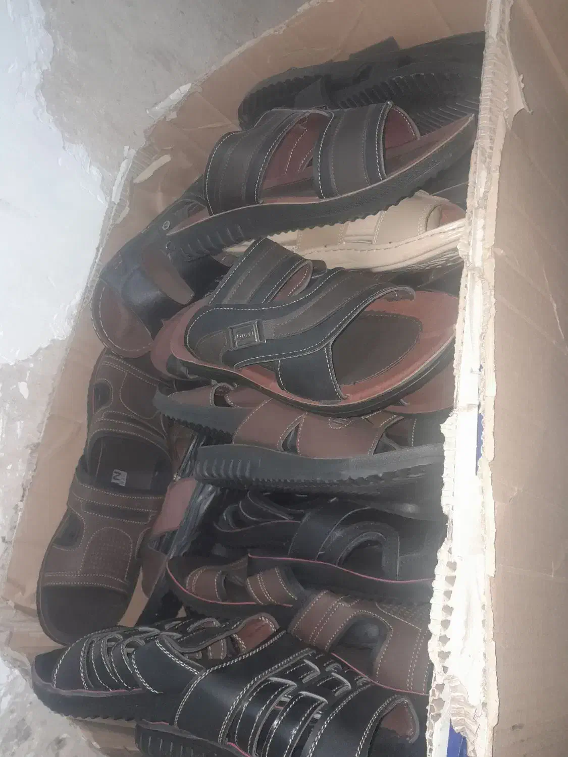 صندل  عمده وتکی  موجود  است|کیف، کفش، کمربند|اندیمشک, |دیوار