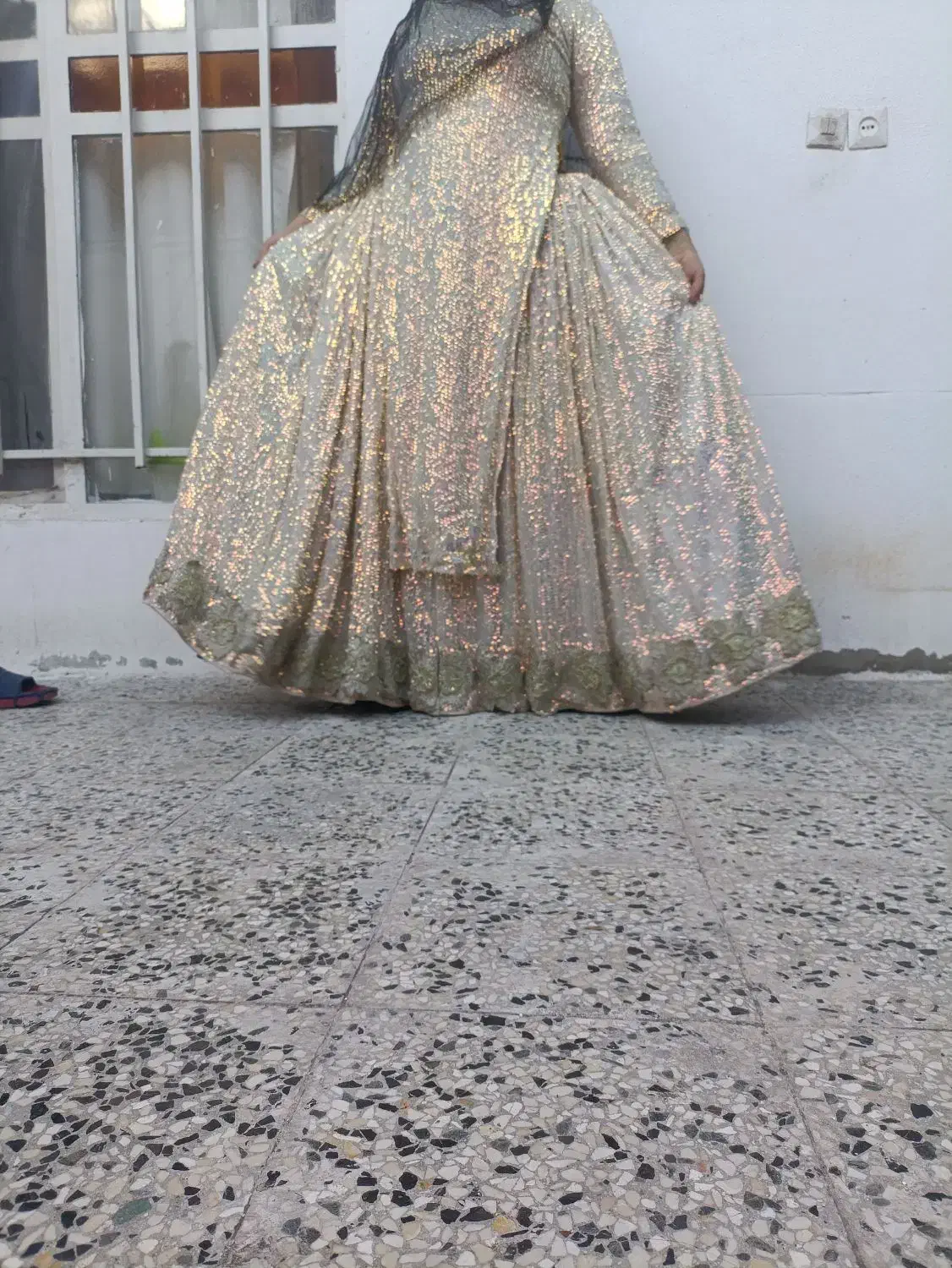 لباس محلی پولکی|لباس|شیراز, دباغ خانه|دیوار