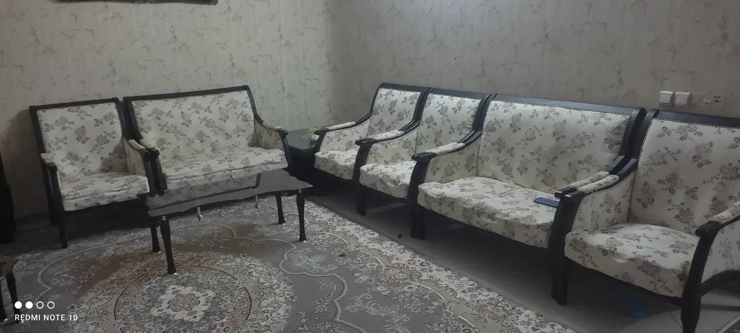 مبل 8نفر و کمد دراور با آینه|مبلمان خانگی و میز عسلی|درگزین, |دیوار