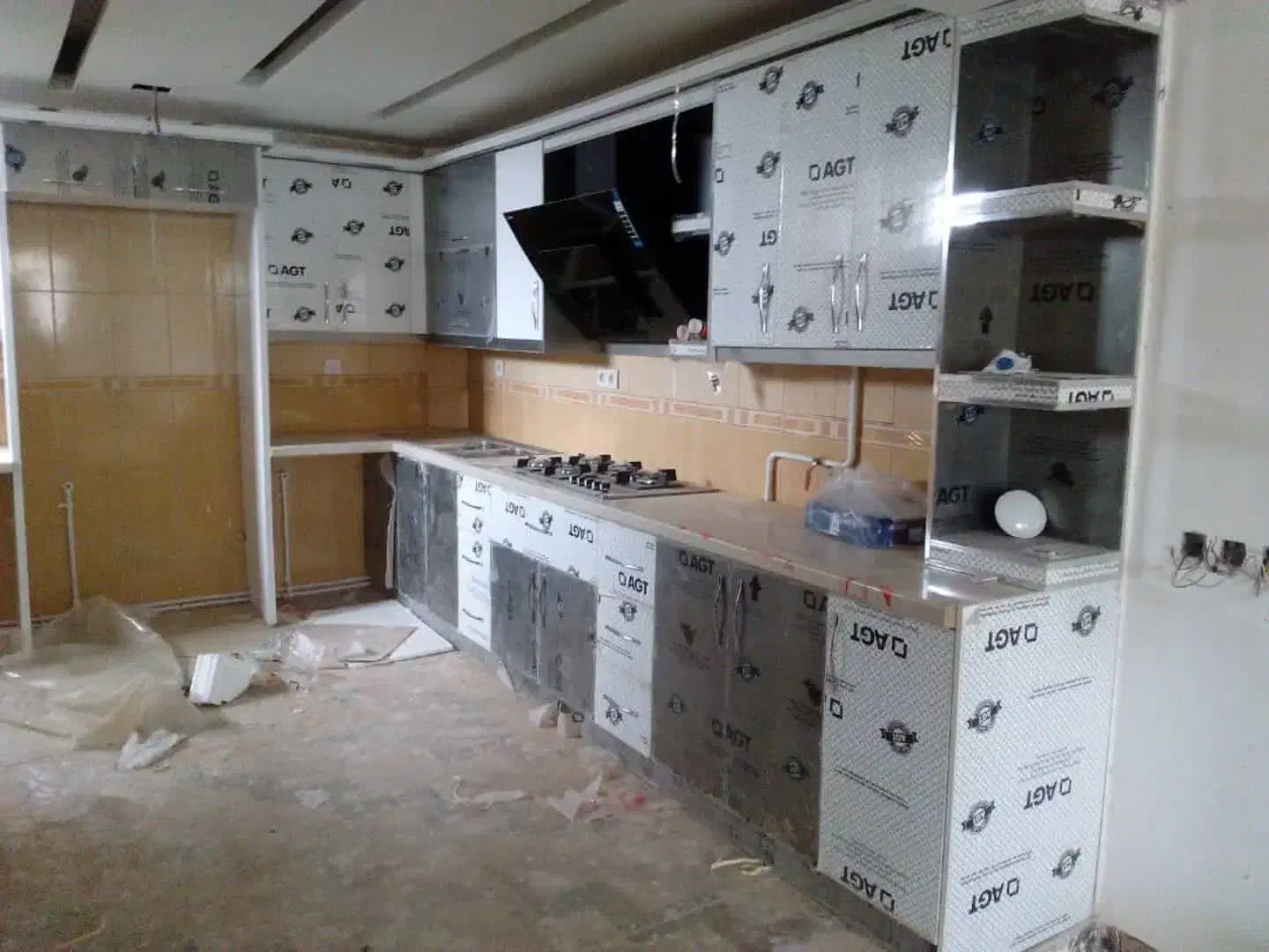 تولید کننده کابینت های گلاس وای جی تی|خدمات پیشه و مهارت|قم, انصارالحسین|دیوار