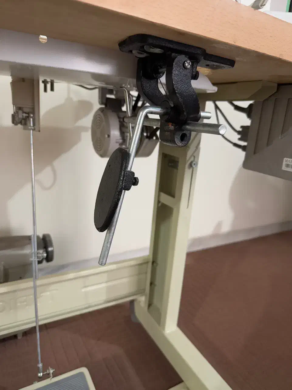 چرخ گلدوزی تیپیکال|چرخ خیاطی و ریسندگی|تبریز, |دیوار