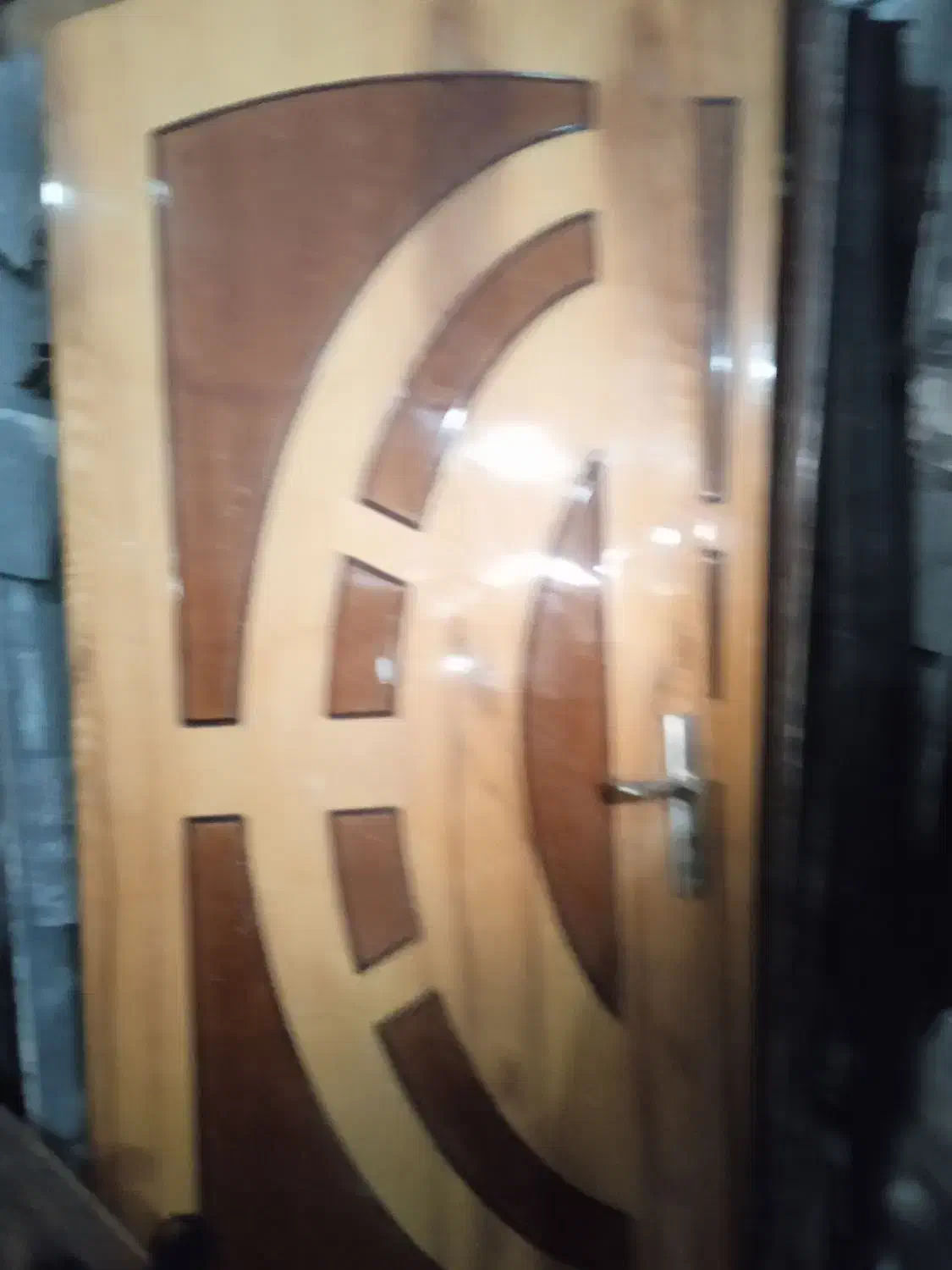 درب دو لنگه تمیز با چارچوب آهنی|مصالح و تجهیزات ساختمان|شهرضا, |دیوار