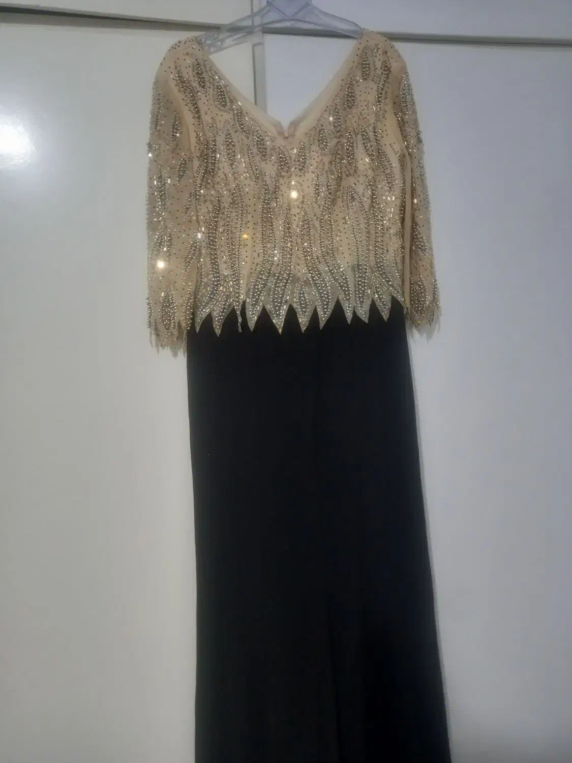 لباس مجلسی|لباس|رباط‌کریم, الارد|دیوار