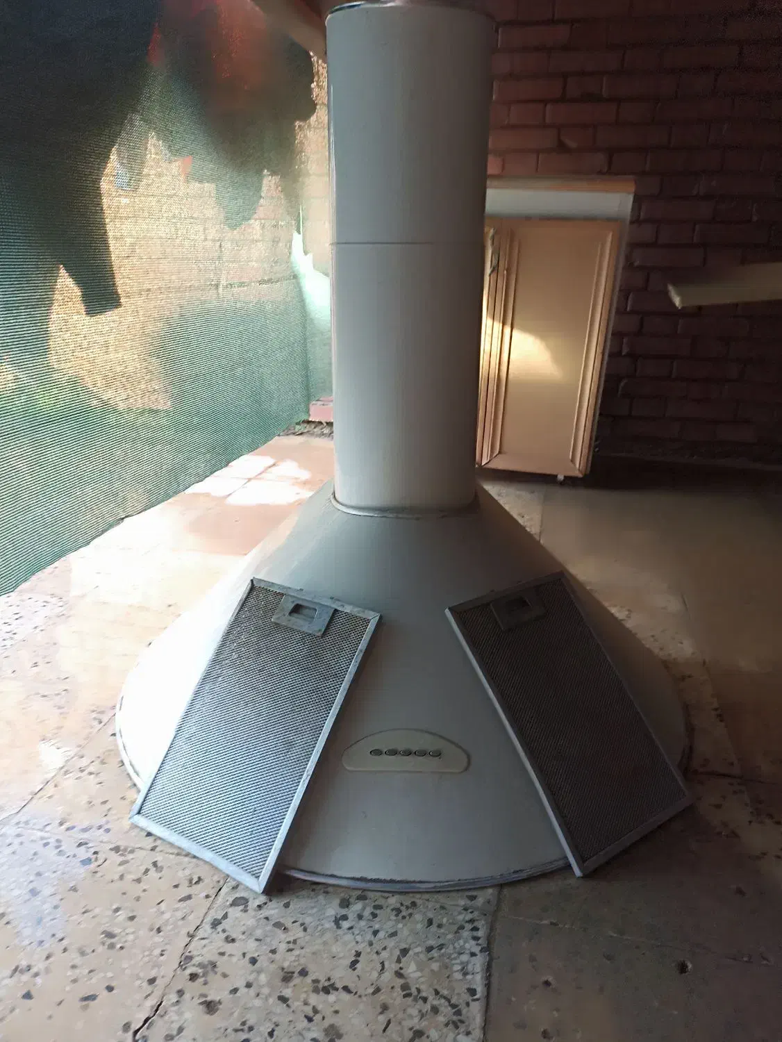 هود|هود|دوگنبدان, |دیوار