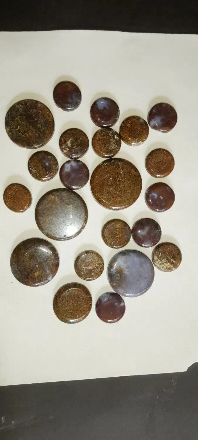 فروش نگین و گردنبند وسنگ راف به قیمت عمده|جواهرات|اصفهان, تخت فولاد|دیوار