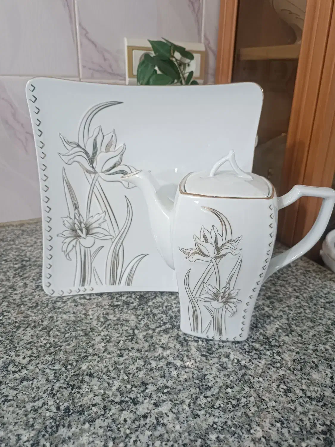 چینی 12نفره پردیس|ظروف سرو و پذیرایی|قروه, |دیوار