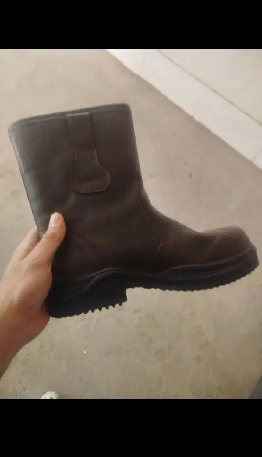 کفش کار تمام چرم|کیف، کفش، کمربند|بیجار, |دیوار