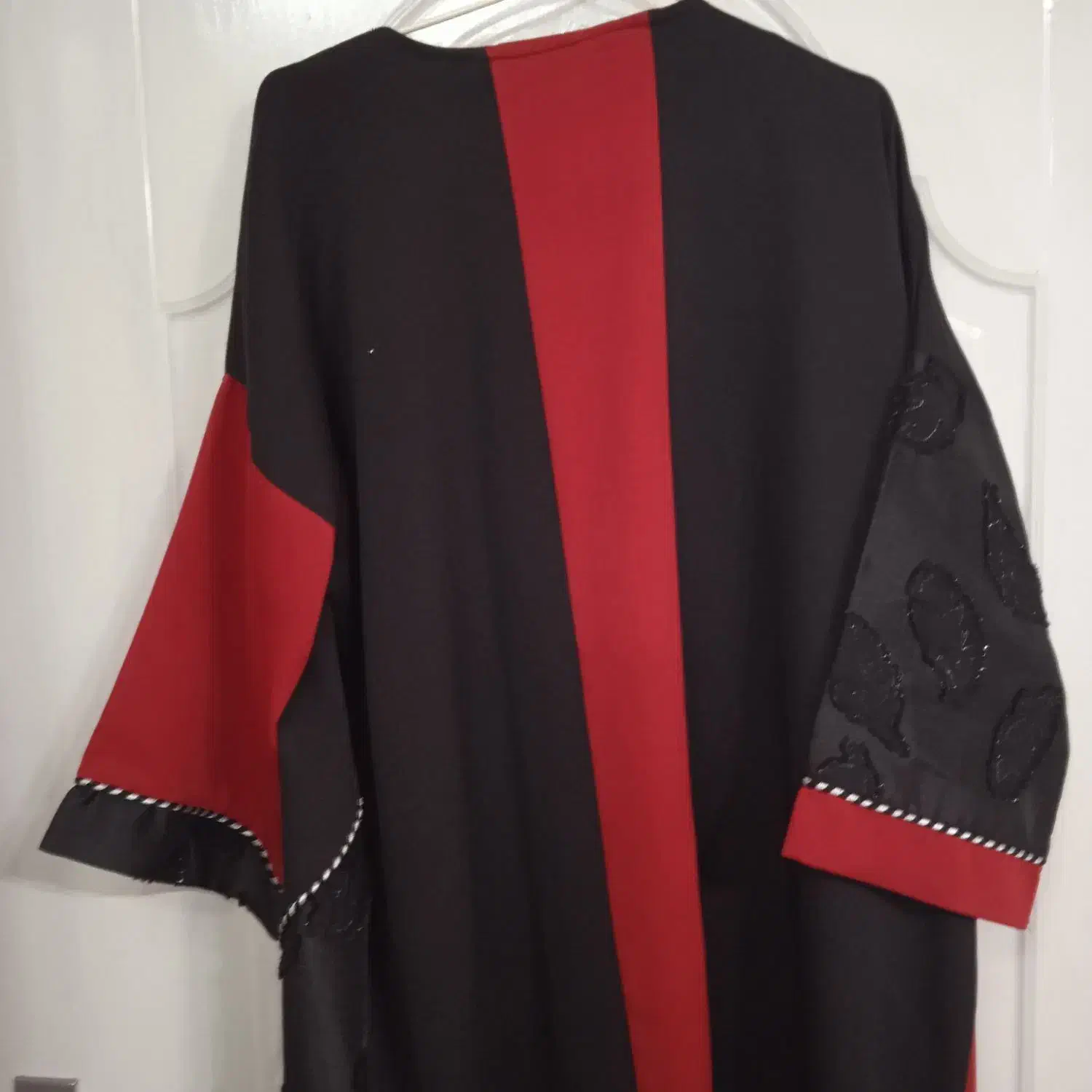 لباس و مانتو|لباس|صومعه‌سرا, |دیوار