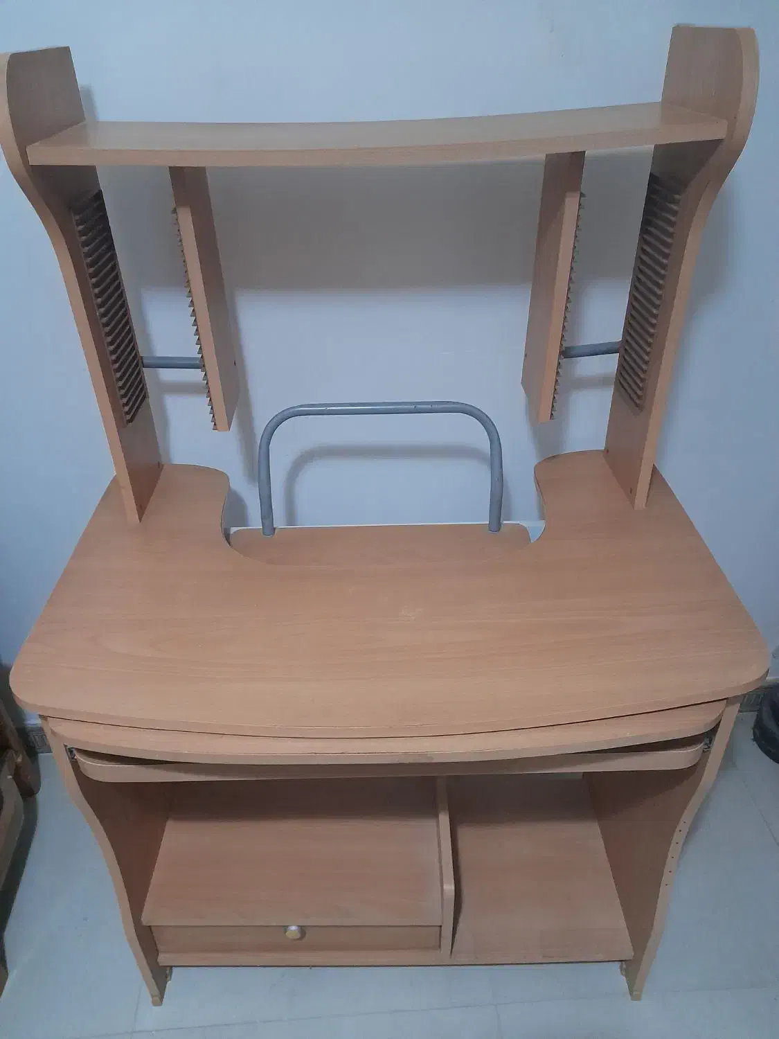 میز تحریر و کامپیوتر|میز تحریر و کامپیوتر|رشت, پاستوریزه|دیوار