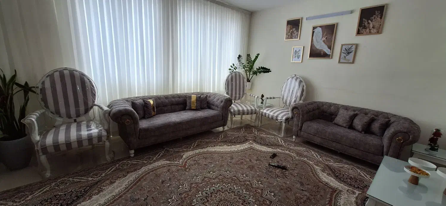 مبل چستر هشت نفره|مبلمان خانگی و میز عسلی|گلبهار, شهر جدید گلبهار|دیوار