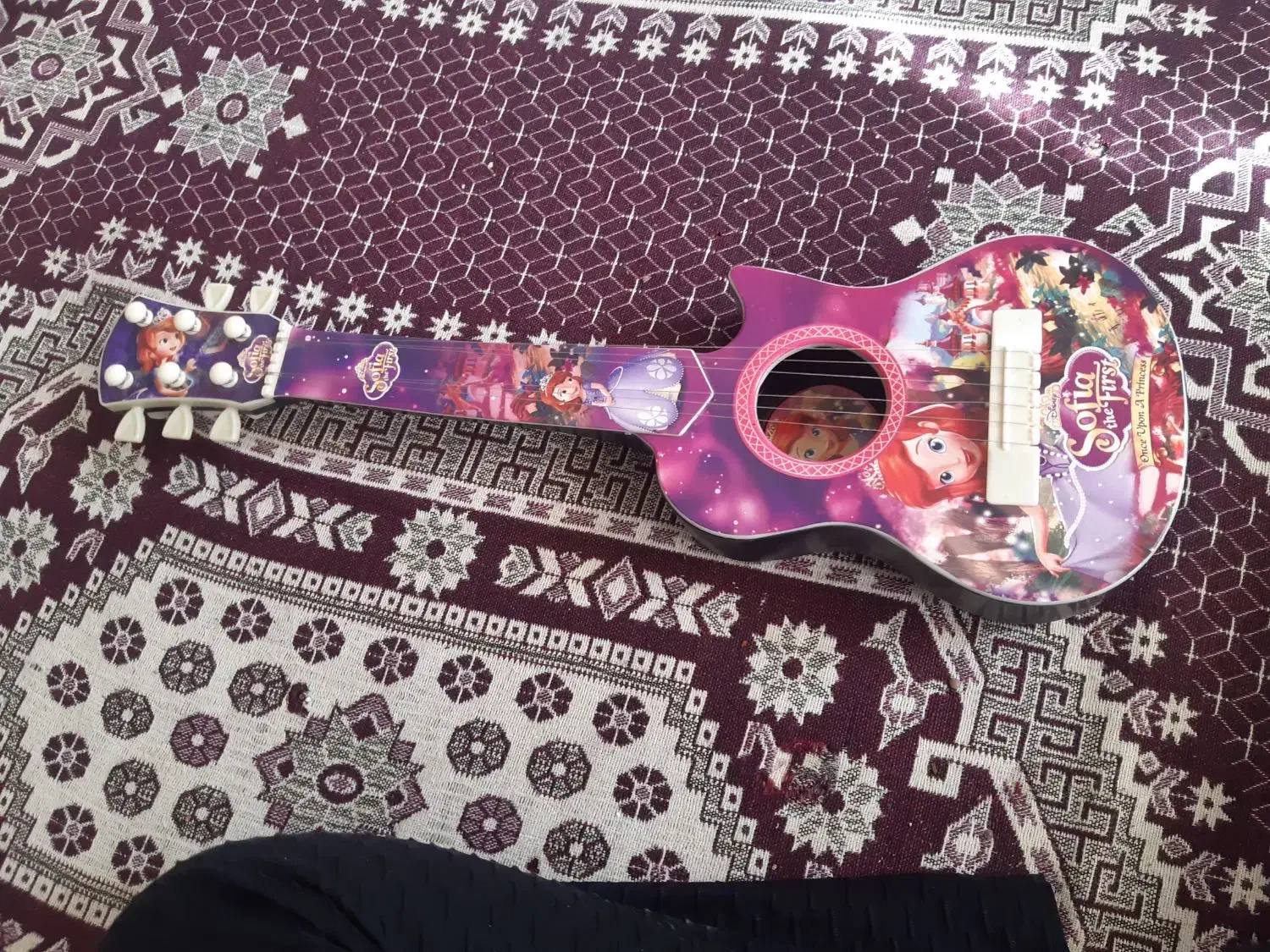 گیتار تمیز زیاد استفاده نشده|گیتار، بیس، امپلیفایر|گلبهار, شهر جدید گلبهار|دیوار