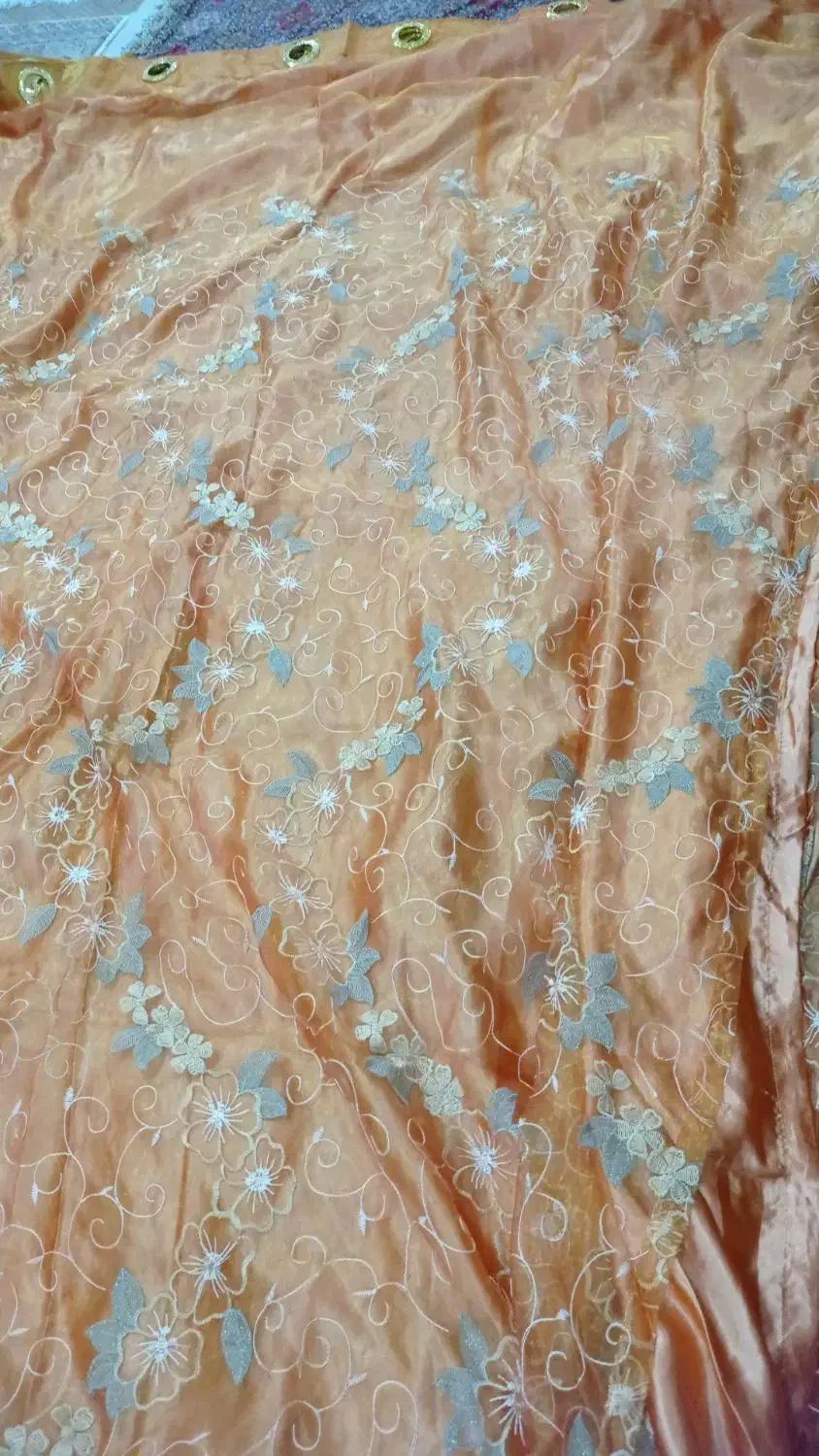 نارنجی گل دار|پرده، رانر، رومیزی|اهواز, کیان اباد|دیوار