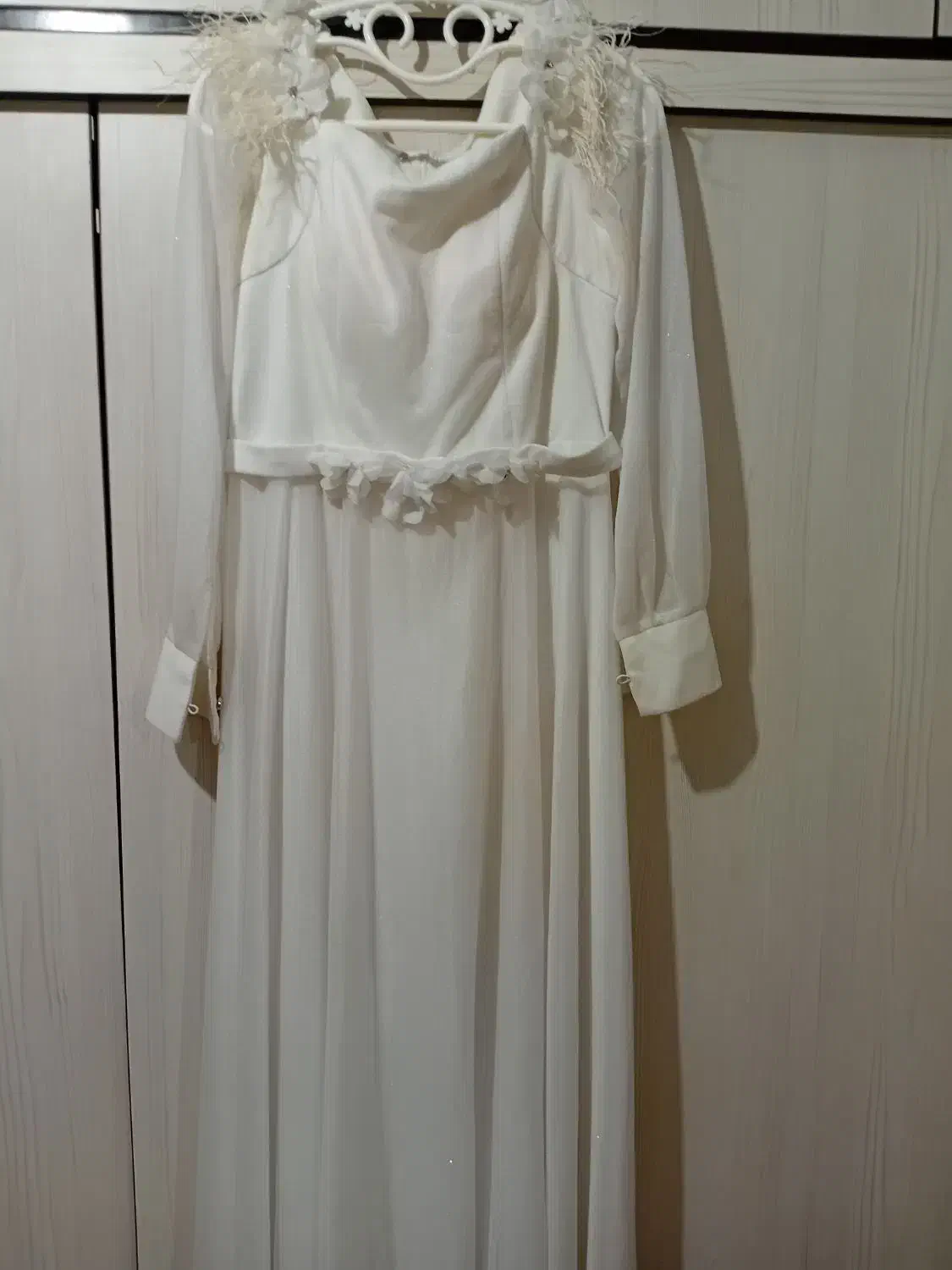 لباس مجلسی|لباس|لالجین, |دیوار