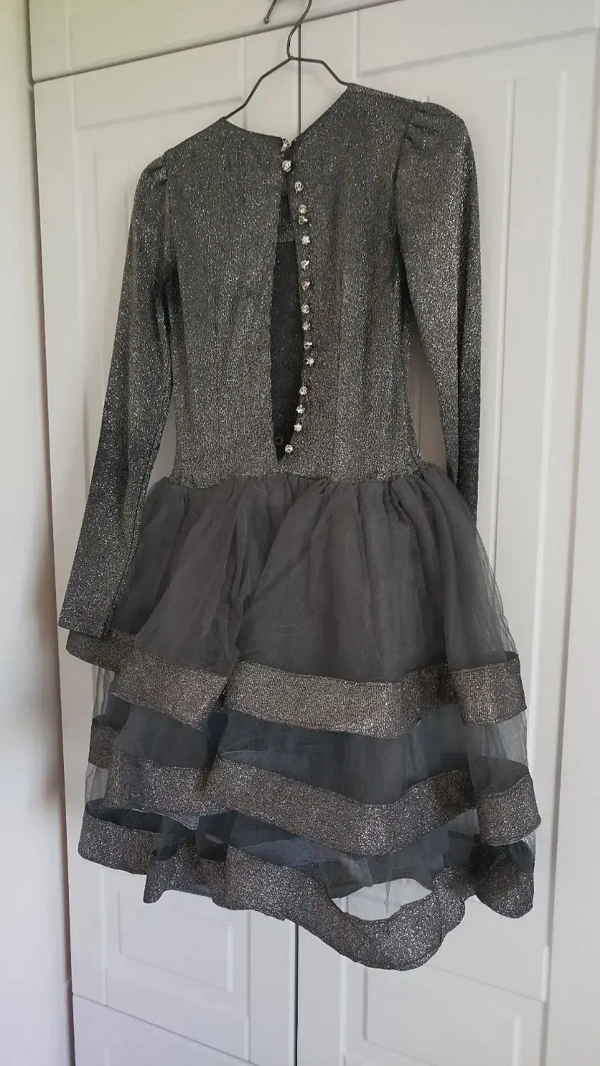 لباس مجلسی|لباس|قروه, |دیوار