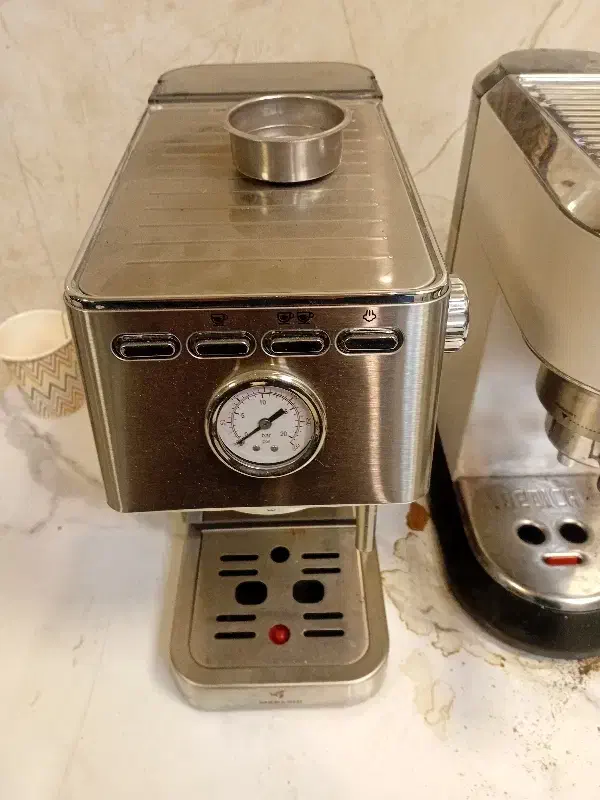 قهوه ساز دلونگی و مباشی و اسیاب نوا در حد اکبند|سماور، چای‌ساز، قهوه‌ساز|تهران, چیتگر شمالی|دیوار