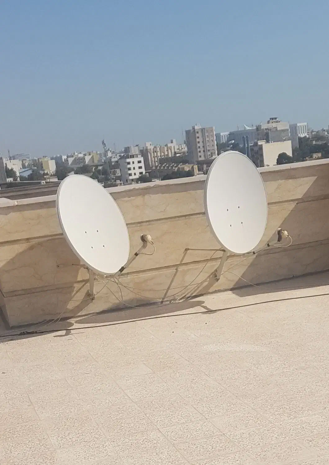 نصاب و نصب و فروش انواع آنتن گیرنده.نصب پایهTV.|خدمات پیشه و مهارت|بندرعباس, |دیوار