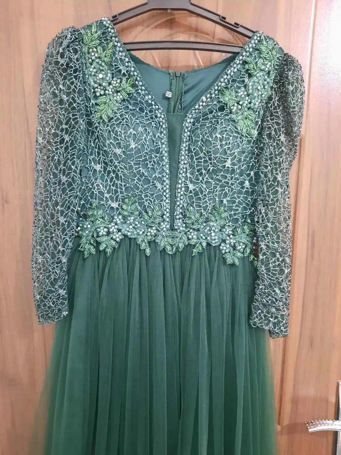 لباس مجلسی|لباس|فرمهین, |دیوار