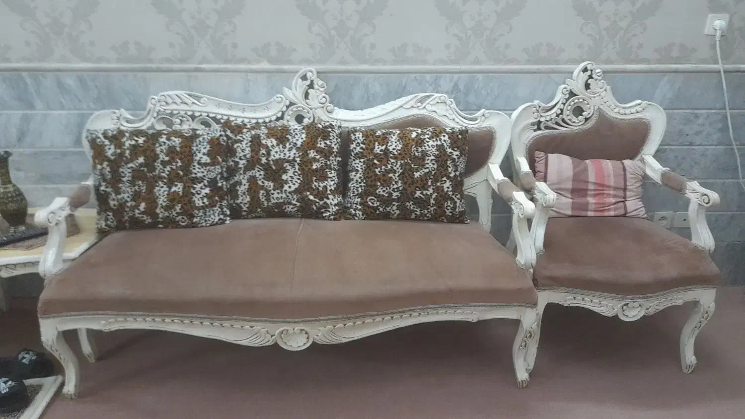 مبل نه نفره کارکرده  سالم ۵تومن|مبلمان خانگی و میز عسلی|قم, زنبیل آباد|دیوار