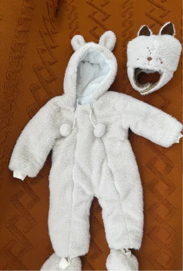 سرهمی بچگانه مناسب سه تا۹ماه|کفش و لباس بچه|یاسوج, |دیوار